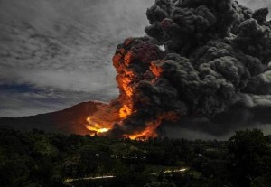 Mount Sinabung pyroclastic flow, Oct 9, 2014. Image credit: @infoVolcano, Twitter